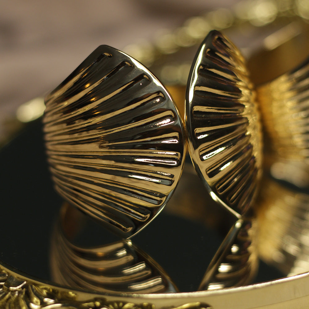 The Shelle Cuffs (Single Piece)