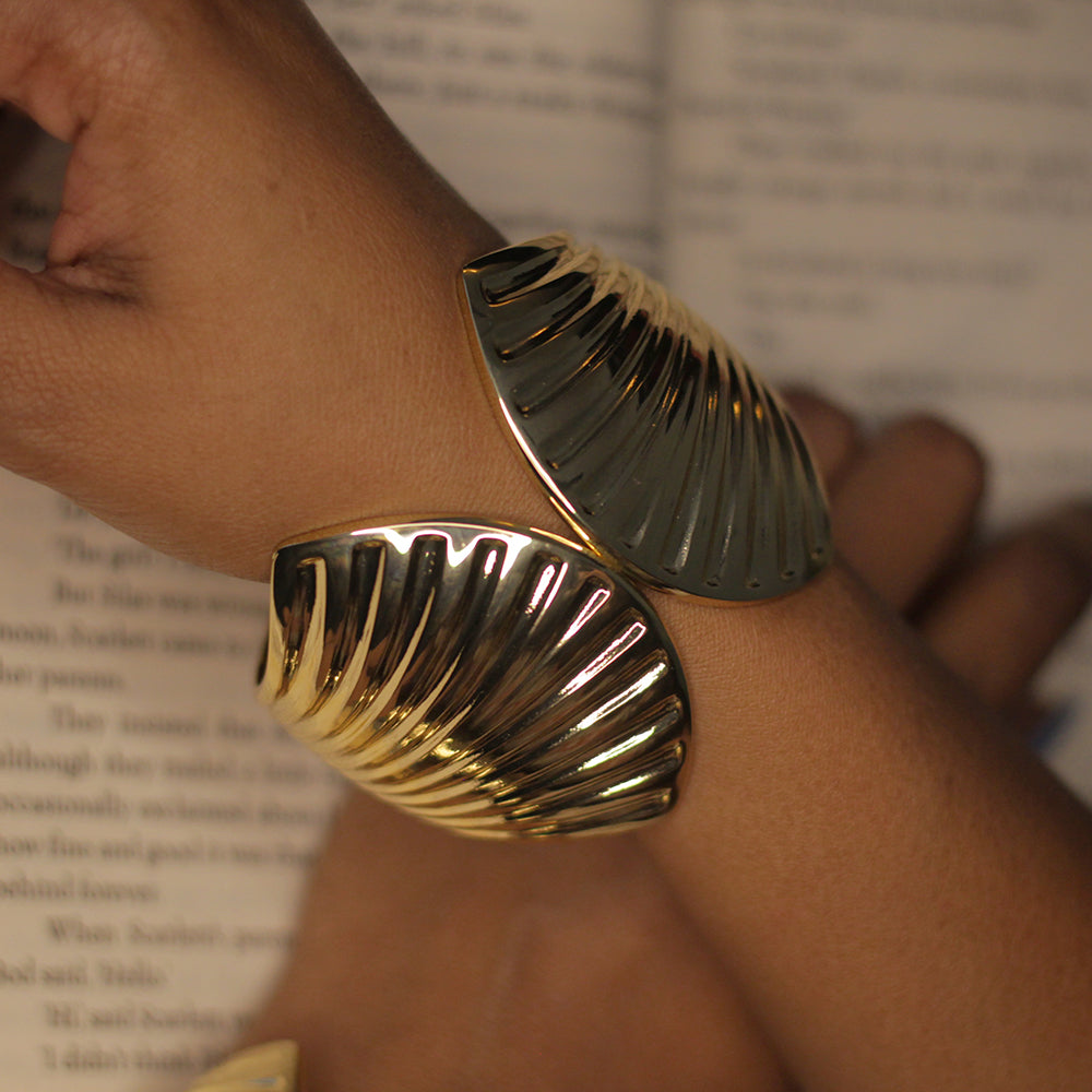 The Shelle Cuffs (Single Piece)