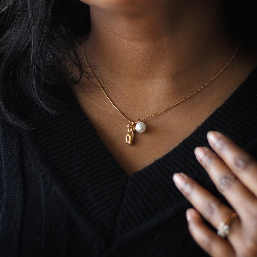 Golden Curve Necklace