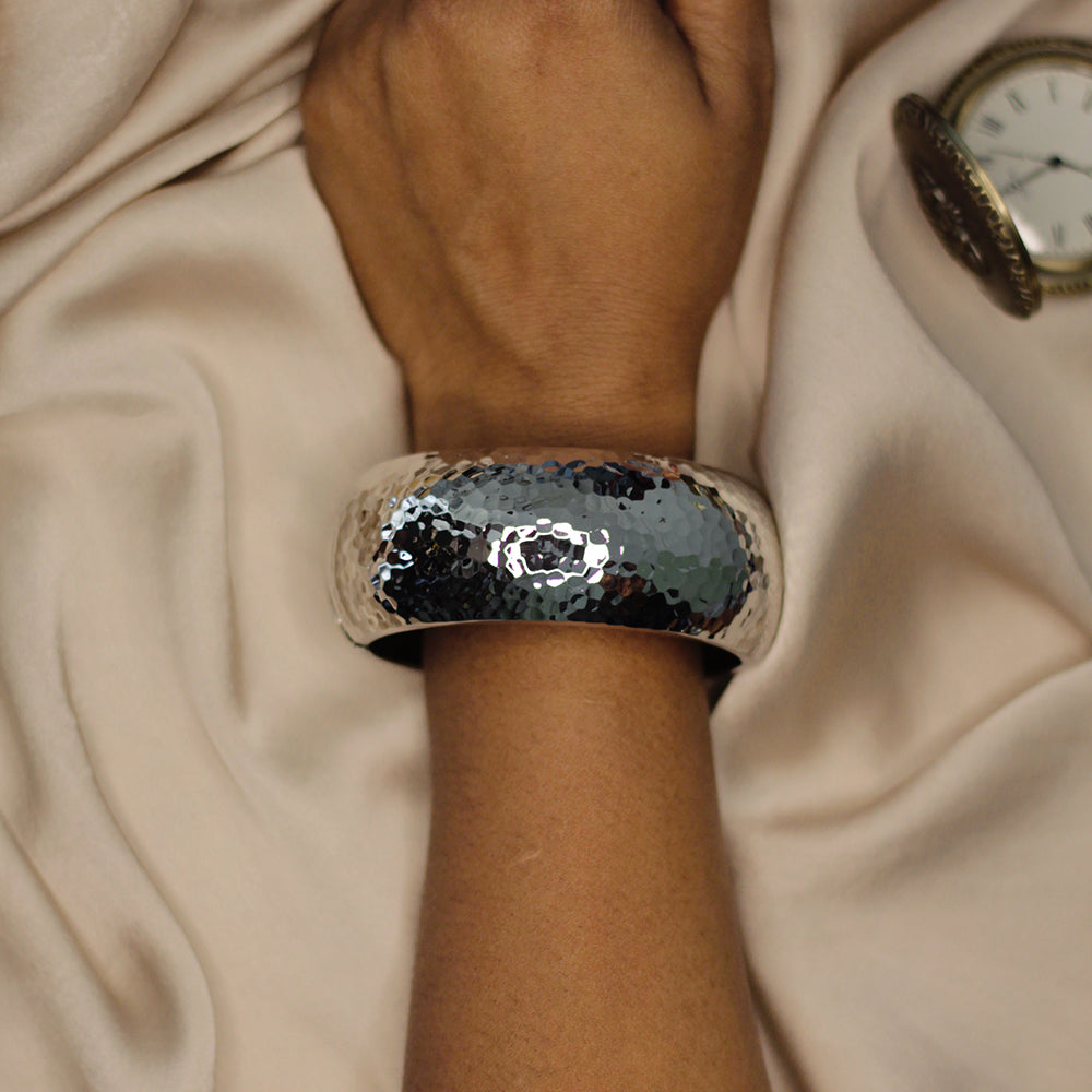 Hammer Glow Bangles (Single Piece)