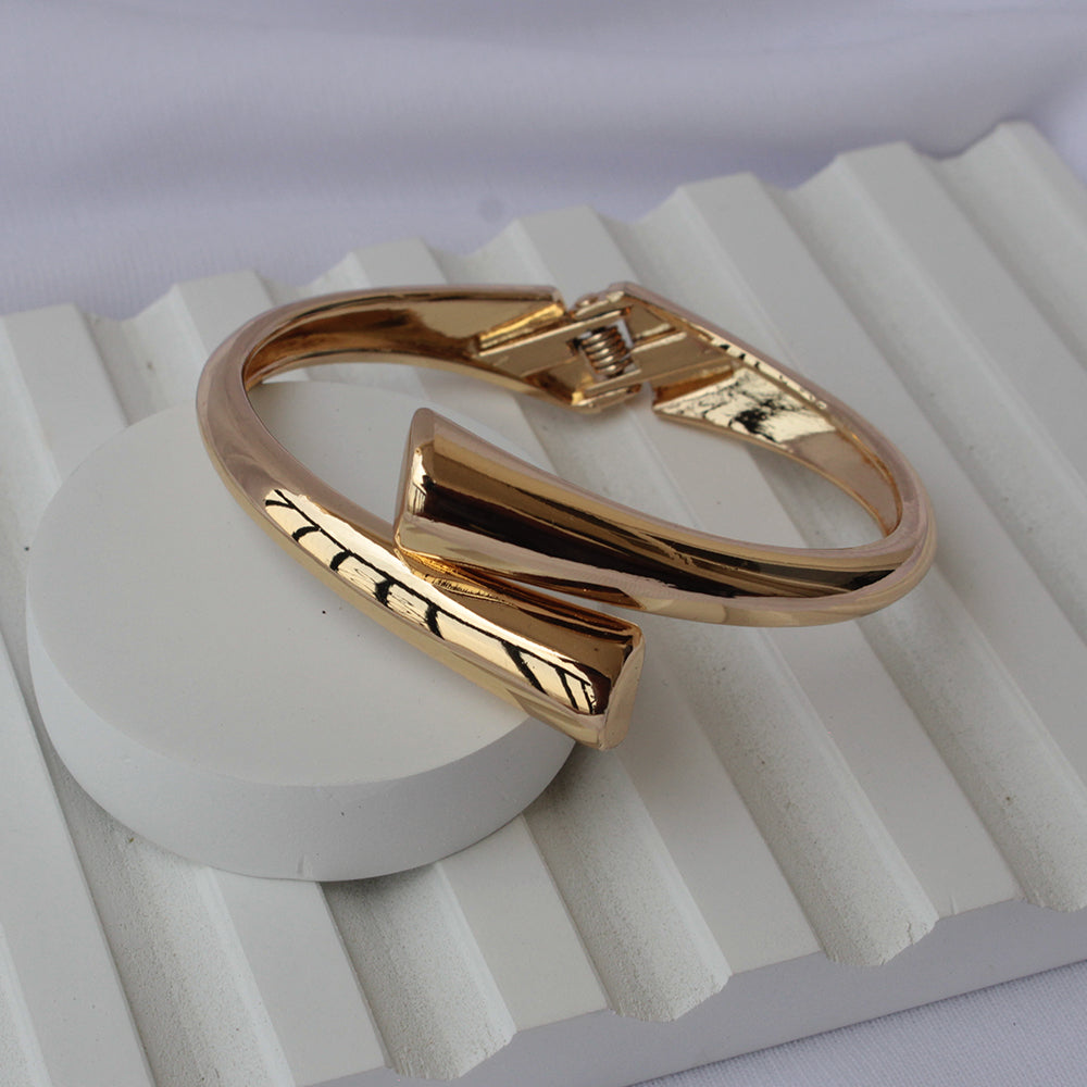 Sleek Gold Statement Cuff