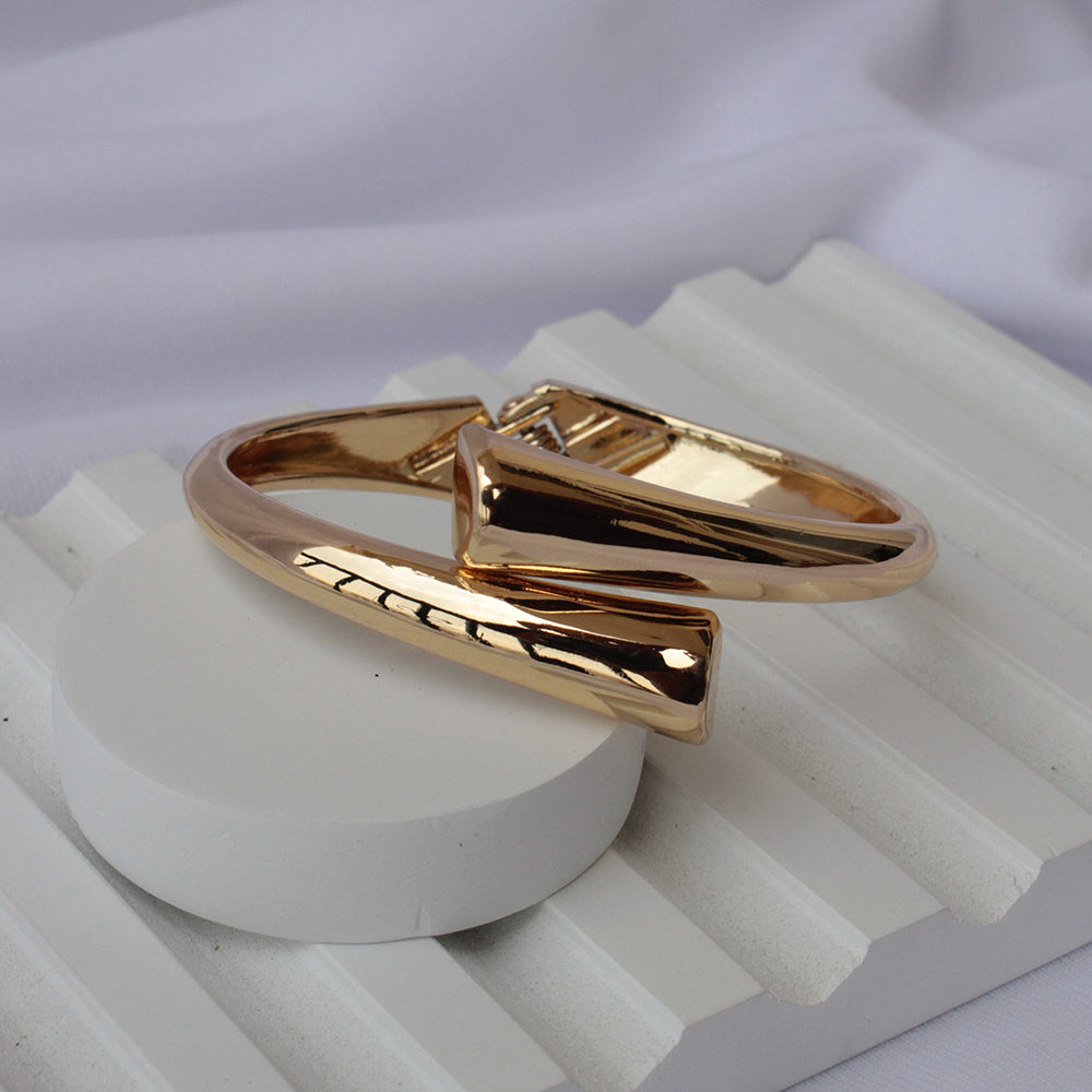 Sleek Gold Statement Cuff